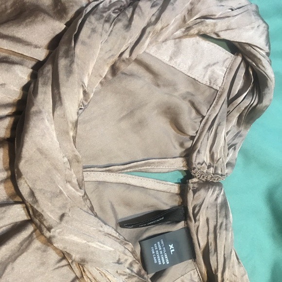 Beautiful satin ladies blouse - Picture 2 of 4